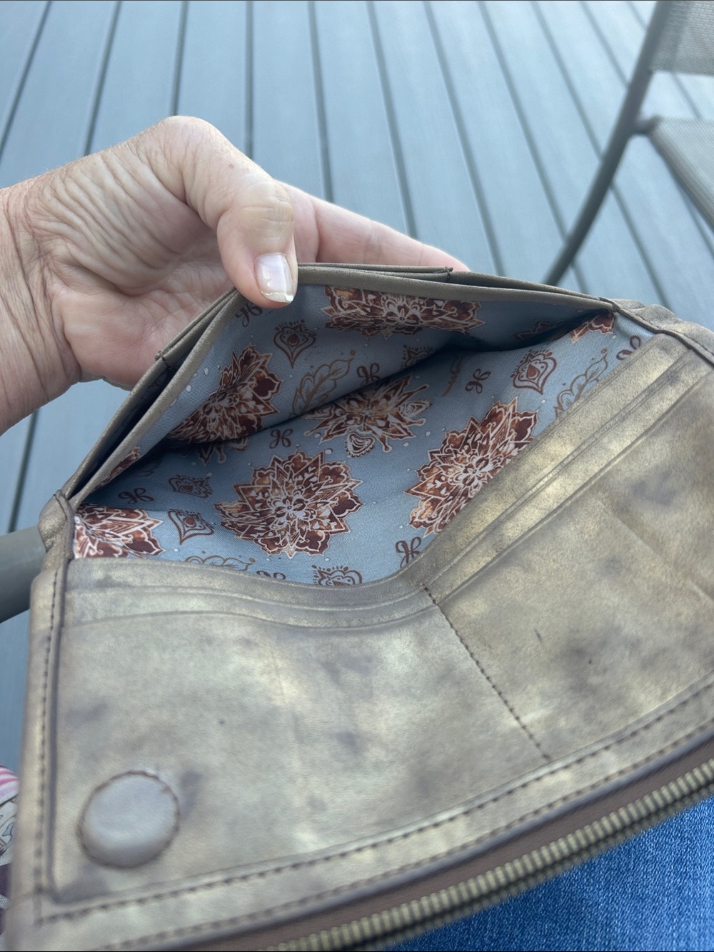 Hobo Taylor Leather Clutch Magnetic Wallet, Metallic very clean EUC, - Picture 7 of 8